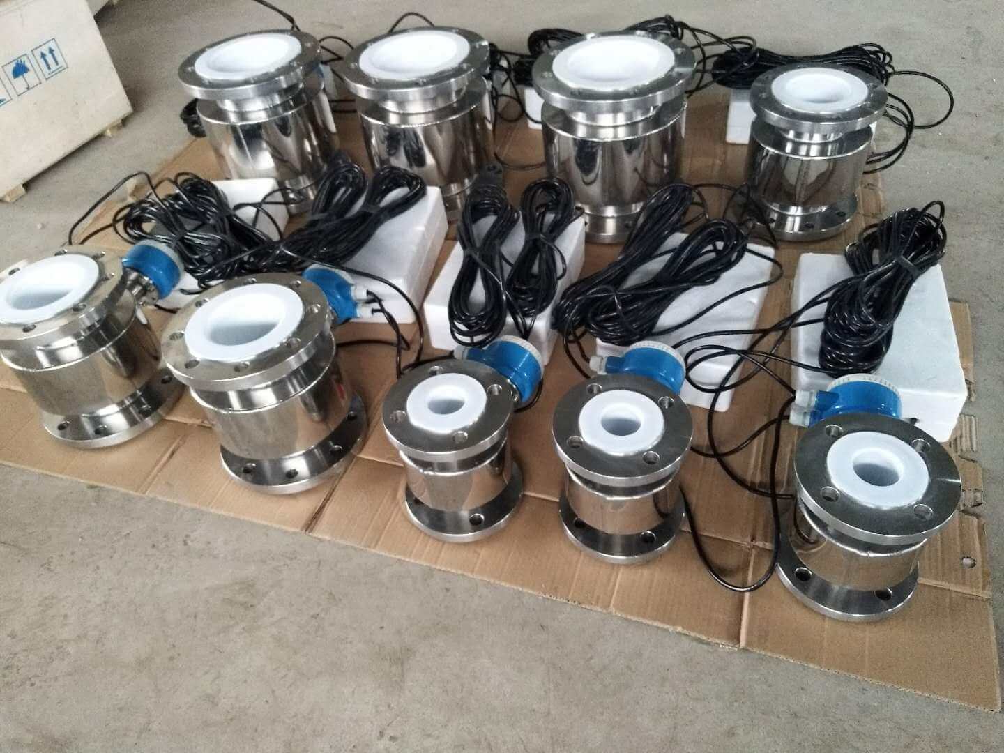Stainless steel electromagnetic flowmeter sensor